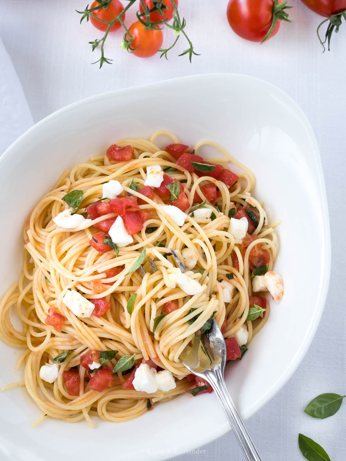 Leichte Spaghetti mit Tomaten und Mozzarella